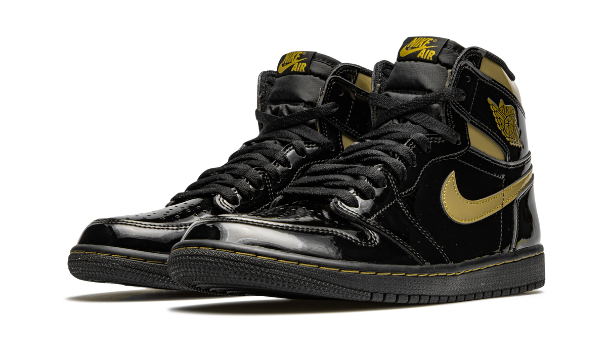 Air Jordan 1 Retro High OG "Black Metallic Gold" 555088 032